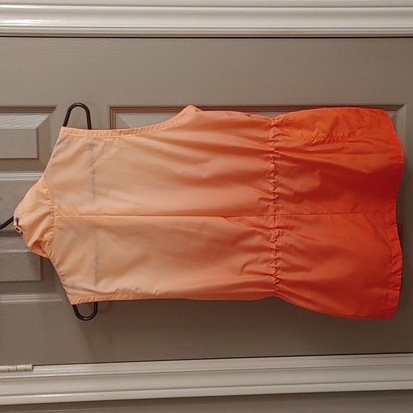 NIKE Gradient Ombre Women's Lightweight Running Vest Size Medium - Picture 8 of 16